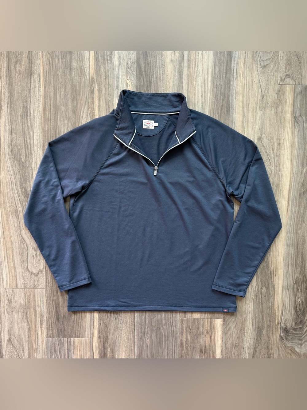 Faherty Movement Quarter-Zip Long-Sleeve Pull-Over in Navy Size L